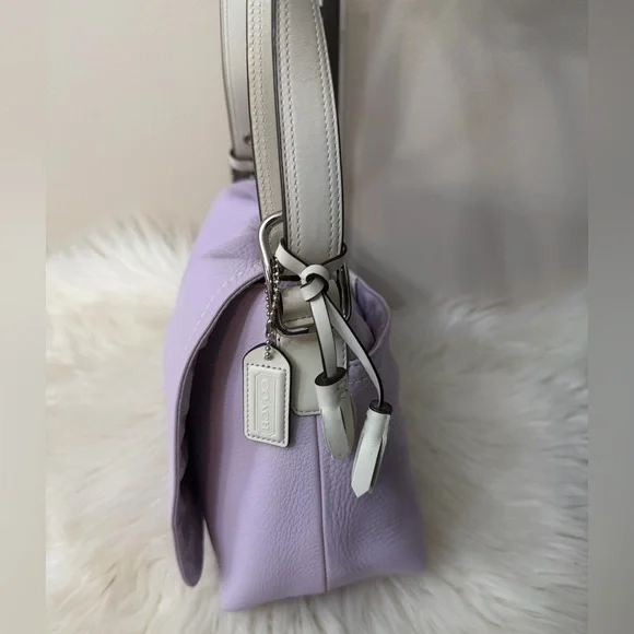 Vintage Coach Lavender Hampton  Convertible Shoulder Bag/ Hand bag # F10685 - Picture 4 of 15